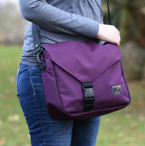 Tom Bihn Maker's Bag Aubergine & Wasabi - Picture 1 of 8